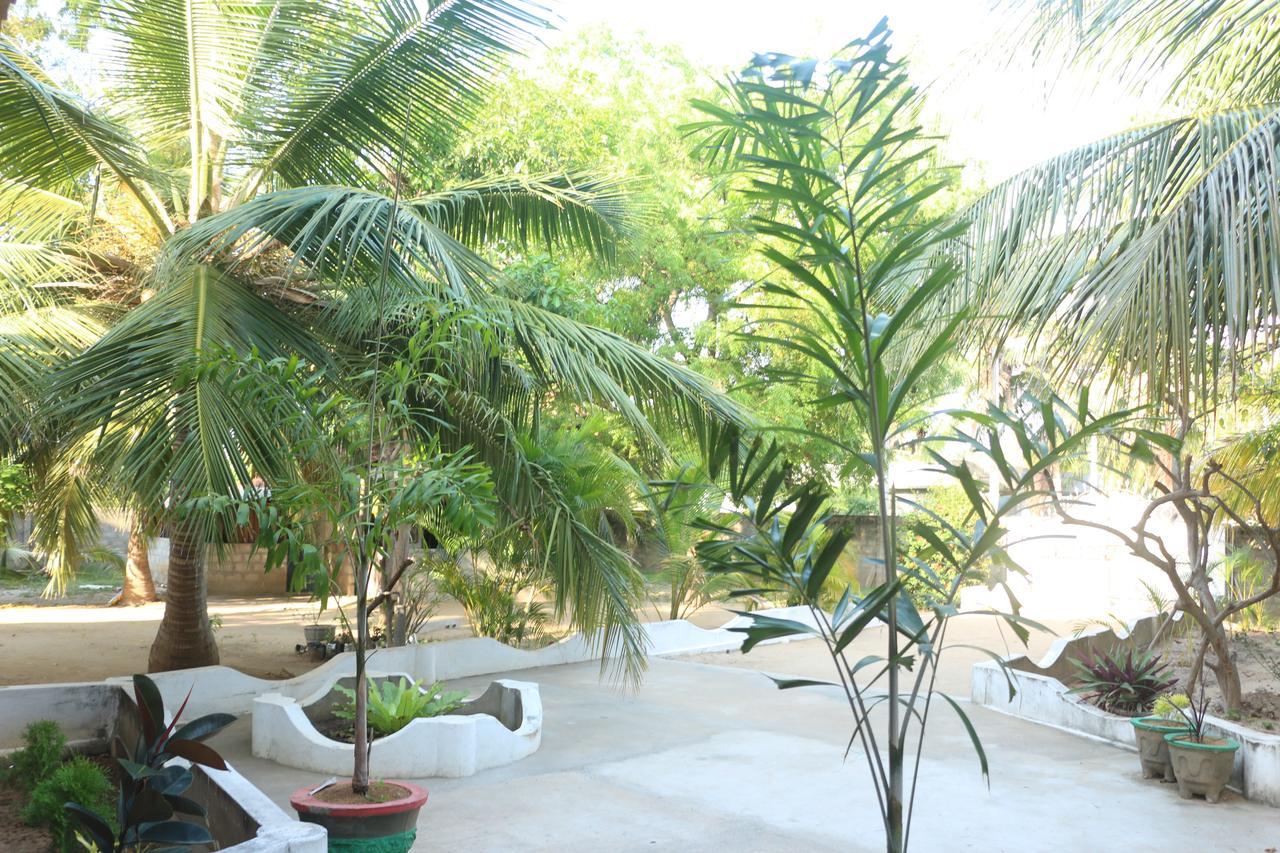 Hotel El Shaddai Mannar Exterior foto
