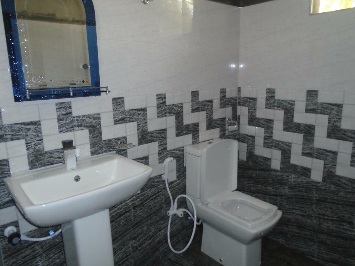 Hotel El Shaddai Mannar Exterior foto